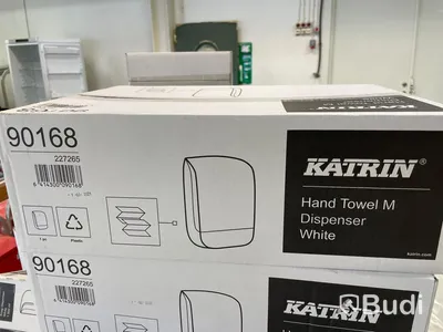 Parti med div. badrum- och kökstillbehör
