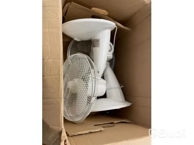 Ventilationstrumma och div. byggtillbehör. Oklar funktion.