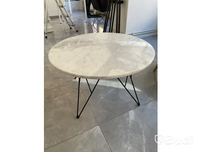 Bord med marmorskiva 80 cm i diameter