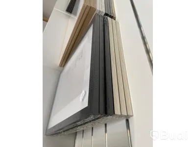 6 st tavelramar 30x40 cm, 3 st svart samt 3 st guldiga