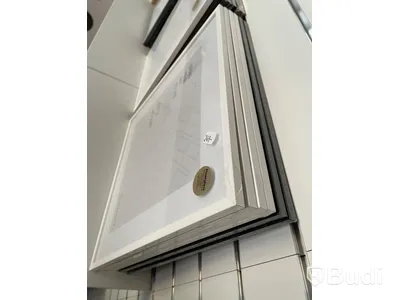 6 st tavelramar 40x40 cm, 4 st vita samt 2 st svarta med floatglass. Ord. pris 1500 kr