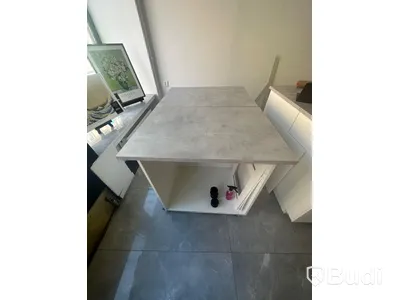 2 st rullbara arbetsbord med förvaring. Bredd 92 cm, djup 63 cm.