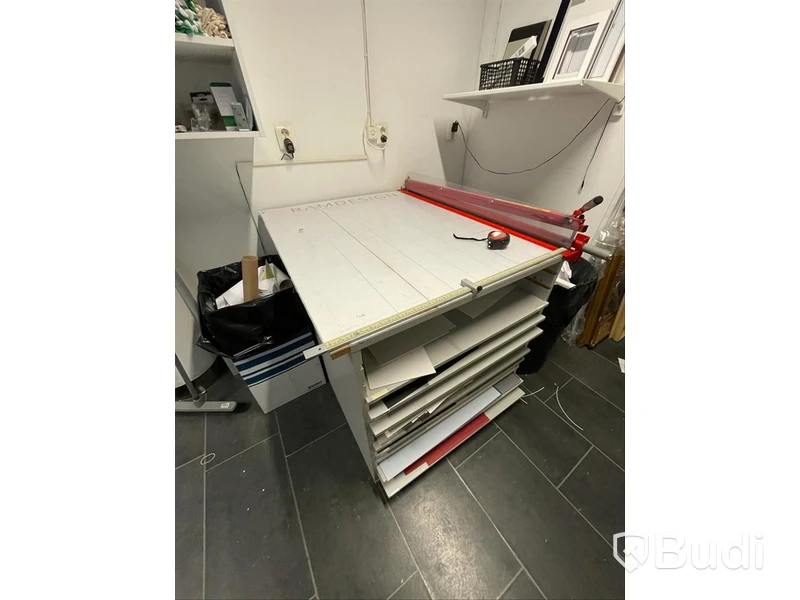 Förvaringsmöbel samt pappersgiljotin, Bench End Guillotine 3590