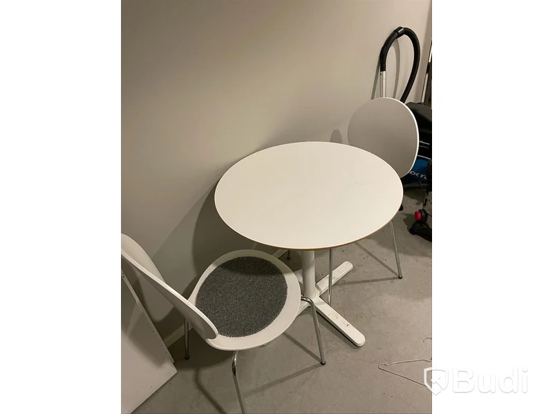 Bord samt 4 st stolar