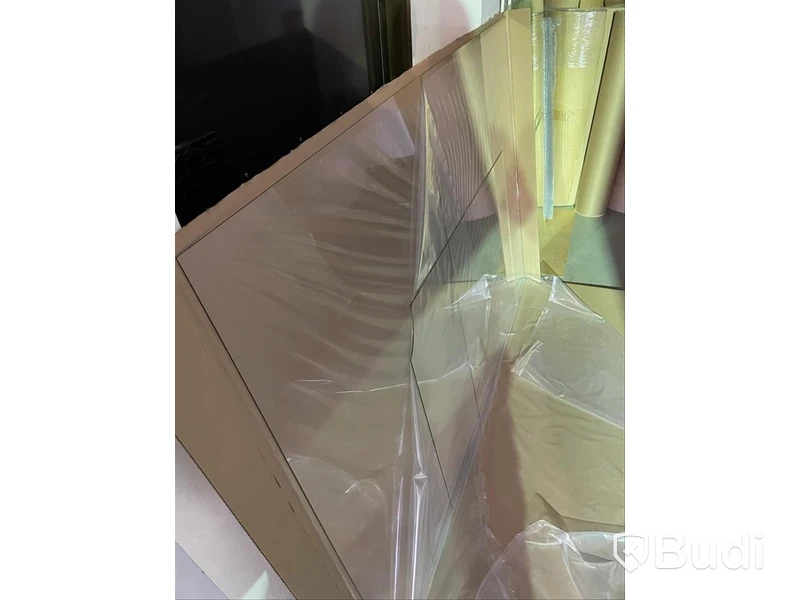 Parti med "vanligt glas", Artglass samt Floatglas.