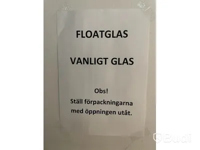 Parti med "vanligt glas", Artglass samt Floatglas.