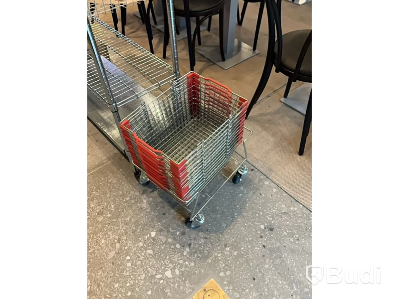 3st Hyllor och kundkorgar