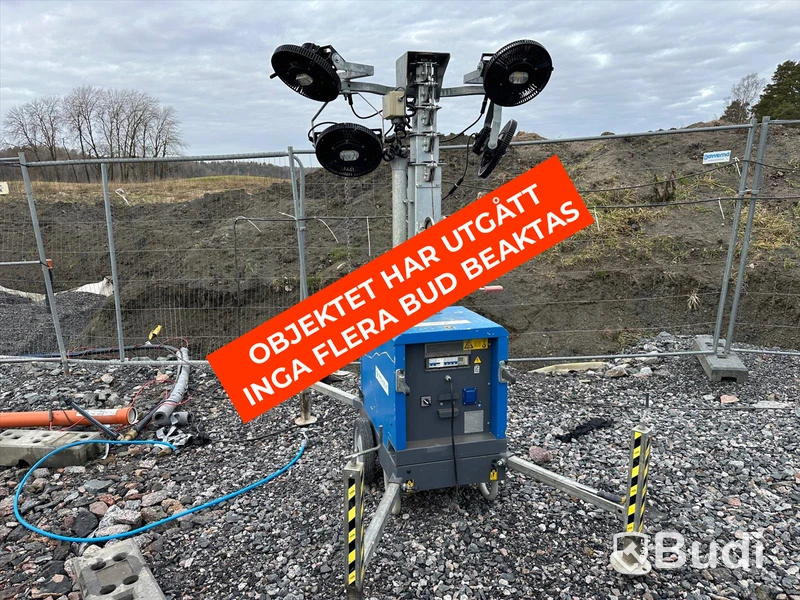 Belysningsmast HILIGHT med 4 st led-strålkastare