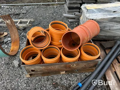 PE Rör DN250 6 meters längd 5 st samt 2 st 3 med diverse kopplingar/vinklar