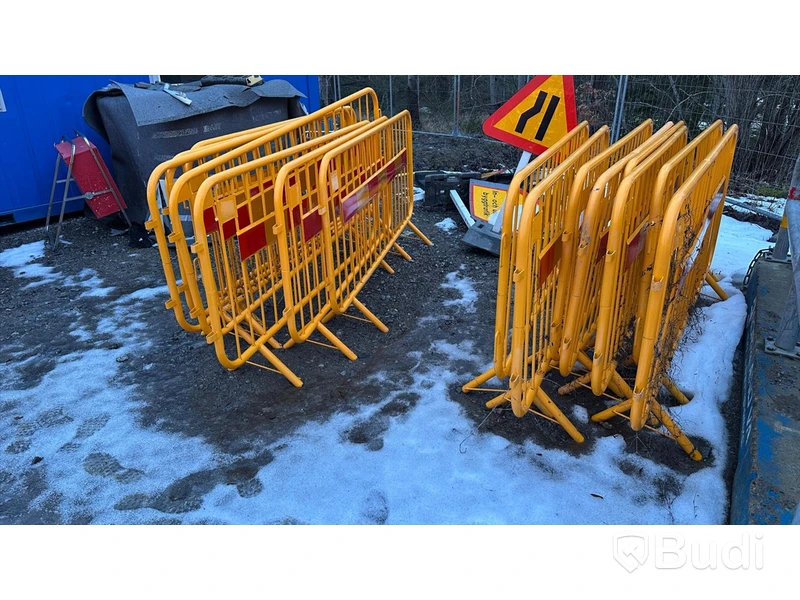 KRAVALLSTAKET  25 st