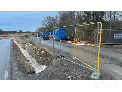 Byggstaket STAKET 90 st med 2 st grindar