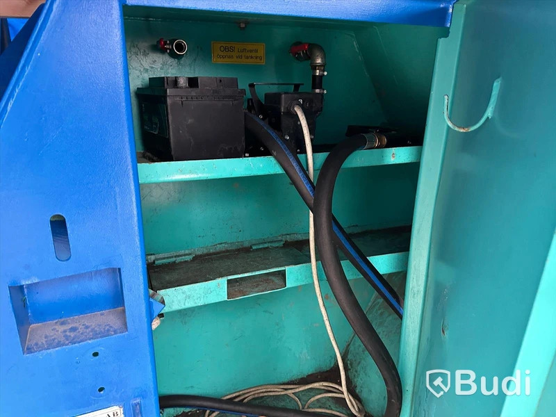 Dieseltank 1500 liter med pump Blå  Inklusive SPILLKAR / Uppsamlingskar se bild