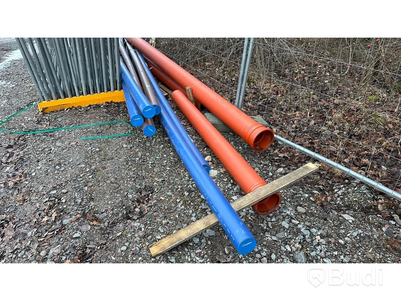 PE rör blå brun samt DFN 400 TB Brunnar m.m.
