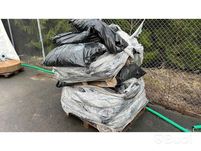 Tjältiningskol / träkol 20 liters säckar 1 pall