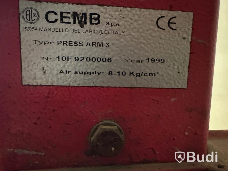 Däckmaskin  CEMB type PRESS ARM 3. år 1999