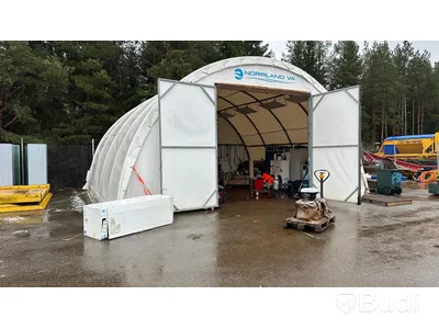 Tält på rörstomme med slagportar 9 x 8 meter höjd 4,4 meter