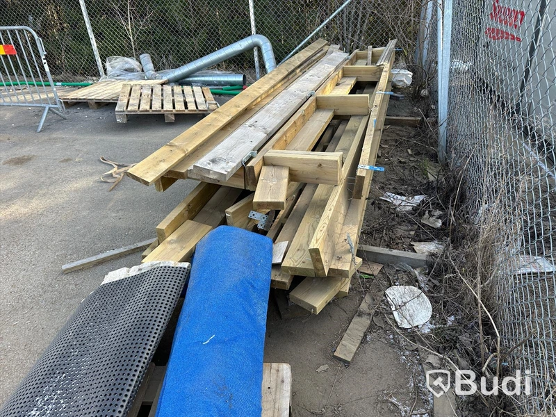 Tryckimpregnerat virke begagnat olika dimensioner max längd 4 meter