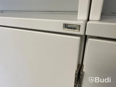 4st förvaringmöbler med låsbara skåp. Kinnarps.