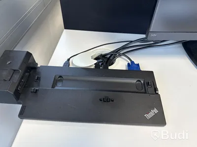 2st 24 tums Philips datorskärmar samt Lenovo dockningsstation