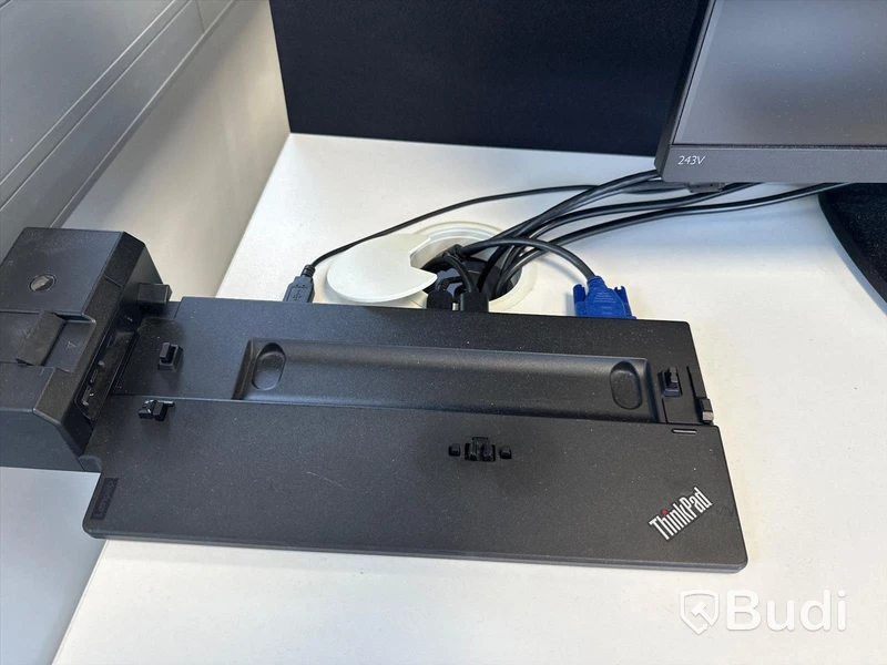 2st 24 tums Philips datorskärmar samt Lenovo dockningsstation