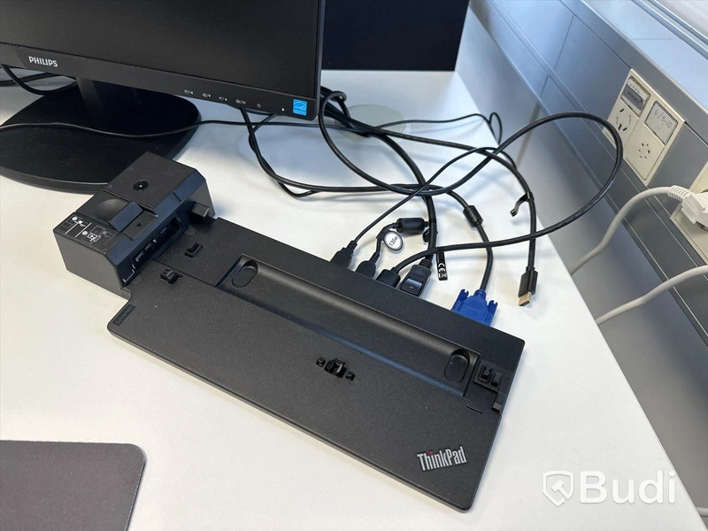2st philips datorskärmar samt Lenovo dockningsstation