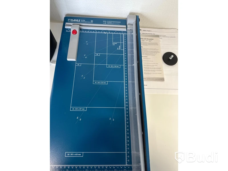 Pappersgiljotin Dahle 534 samt dokumentförstörare