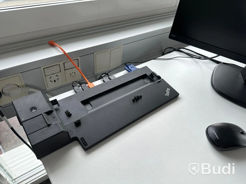 2st philips datorskärmar samt Lenovo dockningsstation