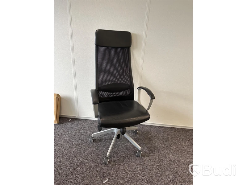 Kontorsstol IKEA Markus med armstöd