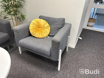 Soffa, bord, fåtölj samt plastväxt