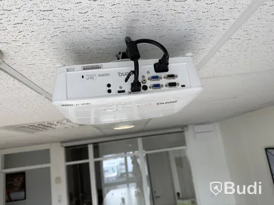 Benq WXGA projektor ink elektrisk projektorduk från Elite Screens