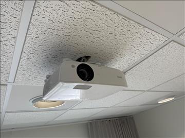 Benq WXGA projektor ink elektrisk projektorduk från Elite Screens