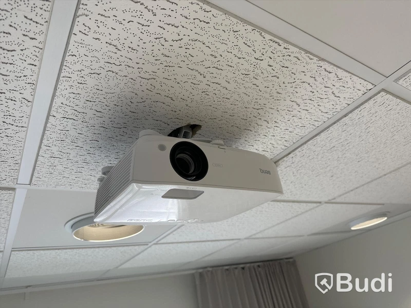 Benq WXGA projektor ink elektrisk projektorduk från Elite Screens