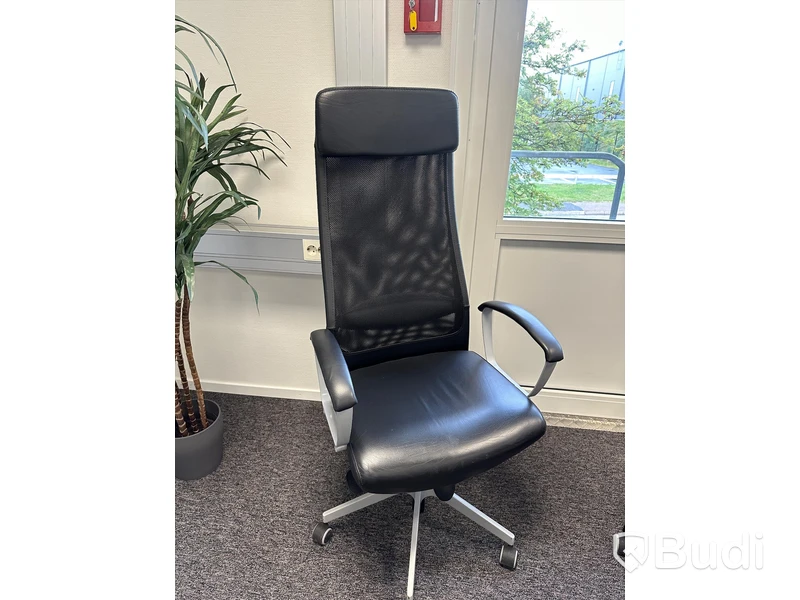 Kontorsstol IKEA Markus med armstöd