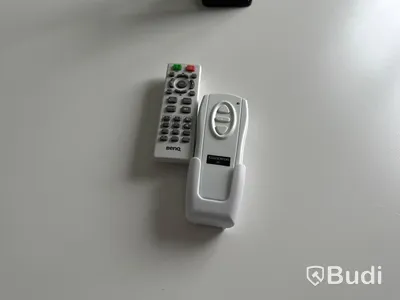 Benq WXGA projektor ink elektrisk projektorduk från Elite Screens