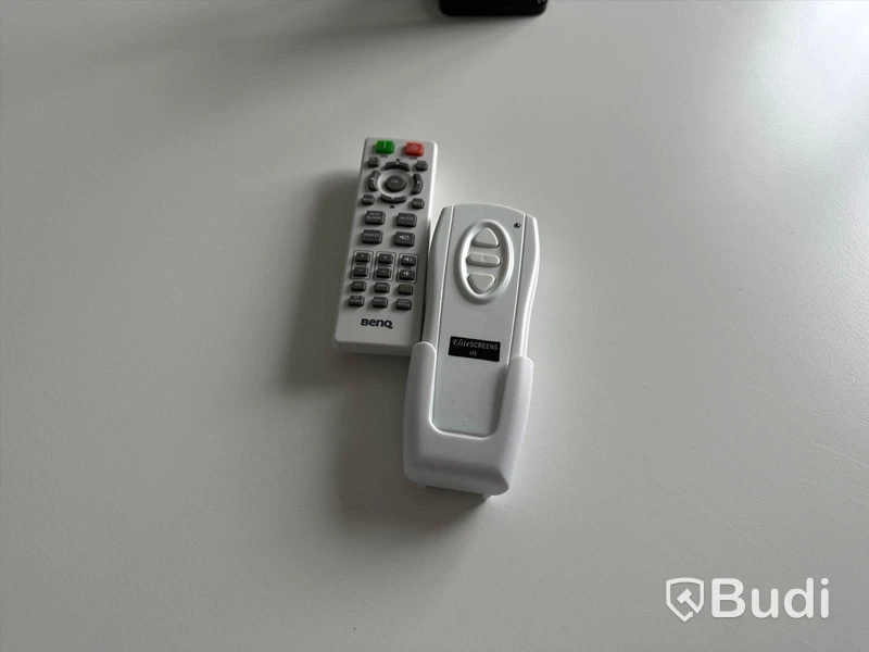 Benq WXGA projektor ink elektrisk projektorduk från Elite Screens