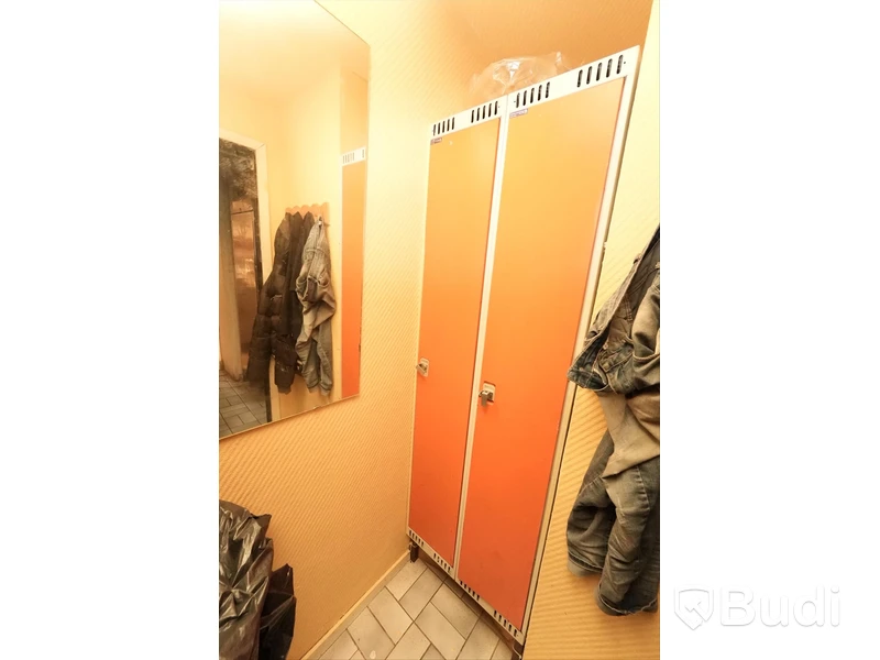 Omklädningsskåp med 2st skåp