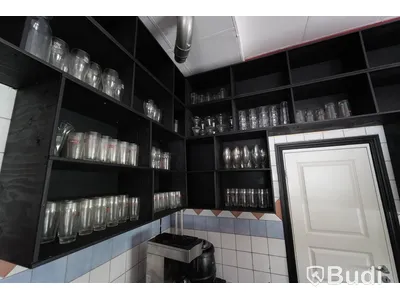 Diverse glas större parti många brandade glas