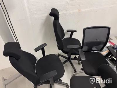Parti med kontorsstolar