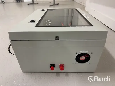 Labbutrustning, skyddad låda med plexiglas