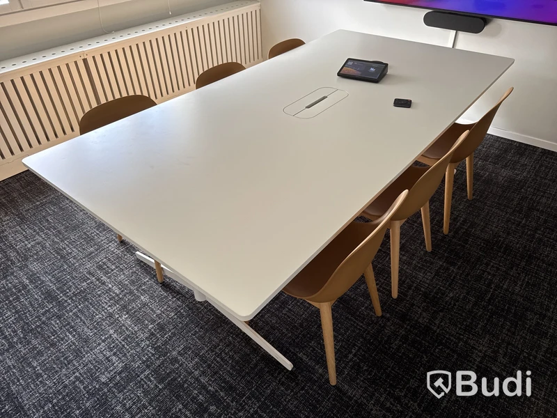 Konferensbord med 6 st. stolar