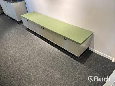 Sittbänk med förvaring