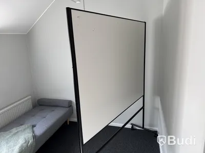 Whiteboard-tavla på hjul
