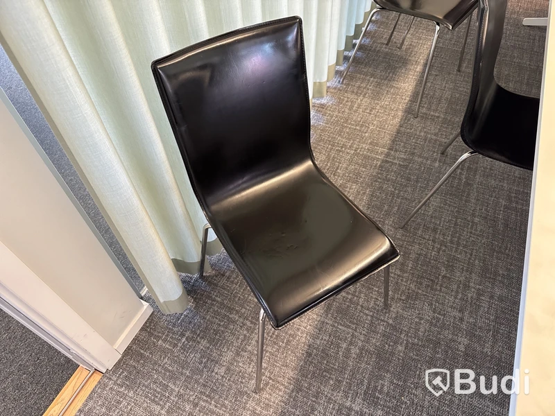 Konferensbord med 8 st. stolar