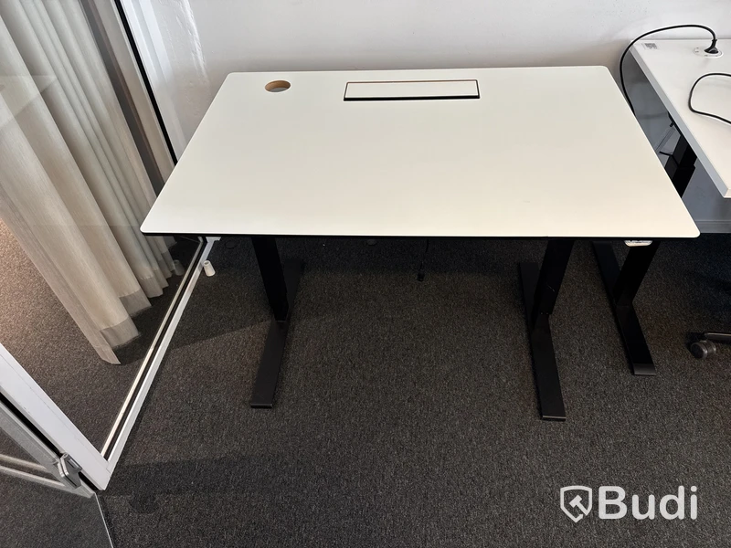 Höj- och sänkbart skrivbord - defekt