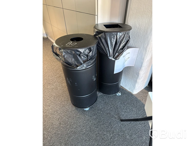 2 st. sopkärl på hjul