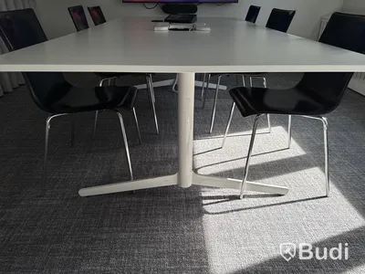 Konferensbord med 6 st. stolar