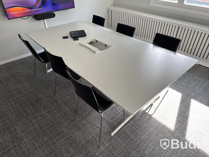 Konferensbord med 6 st. stolar