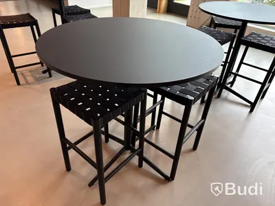 Bord Edsbyn och 3 st. pallar Kvist