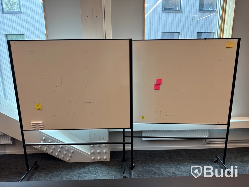 2 st. Whiteboard-tavlor på hjul