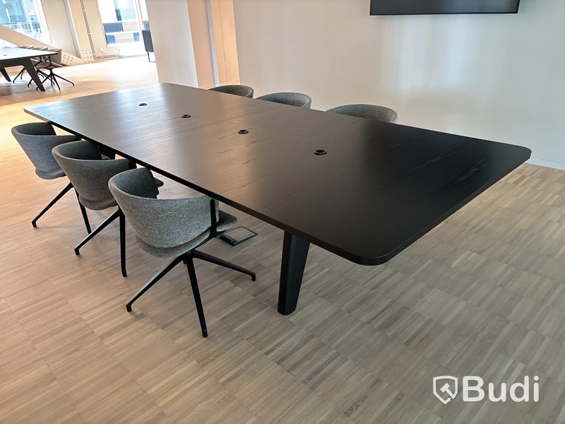 Konferensbord och 6 st. Stolar